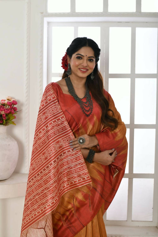 Vishnu Weaves Women's Mustard Tussar Silk Temple Print Saree with Blouse - Swadesiicart