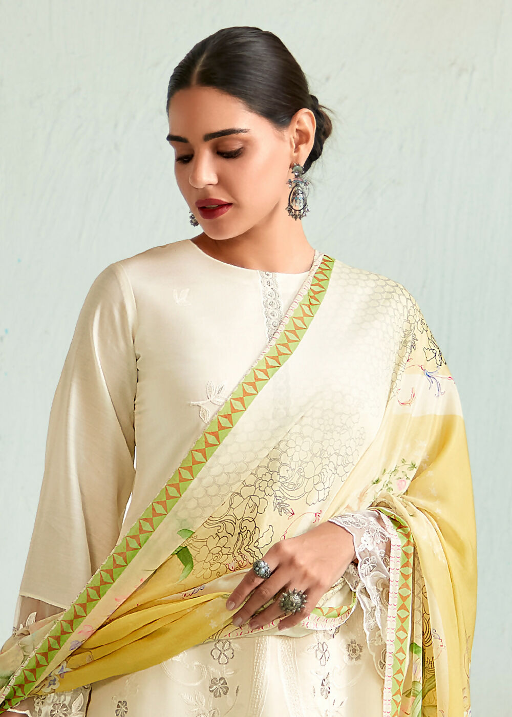 Off White Pure Muslin Resham Embroidered Salwar Suit - Emponline | Swadesiicart