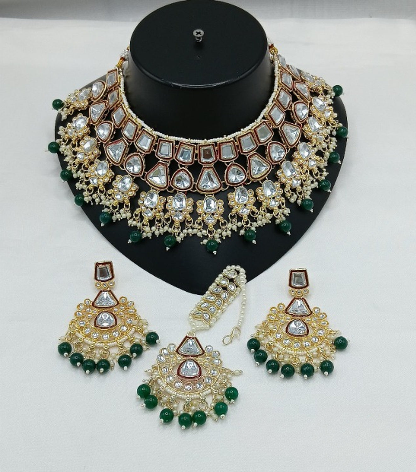 Jewel City Royal Kundan Bridal Jewelry Set - Emerald Green & Crystal Choker with Earrings & Maang Tikka | Swadesiicart