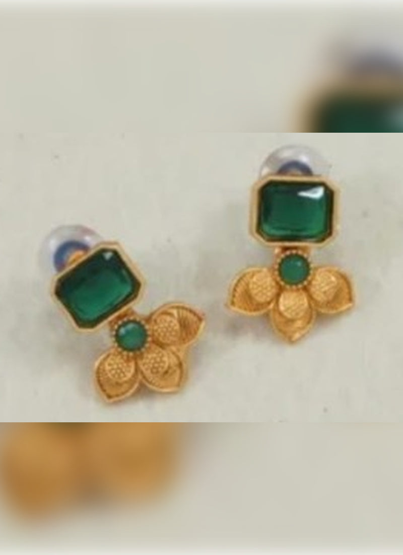 Jewel City Antique Gold Emerald Green Floral Choker Set - Adjustable Designer Necklace with Pearl Tassels | Swadesiicart