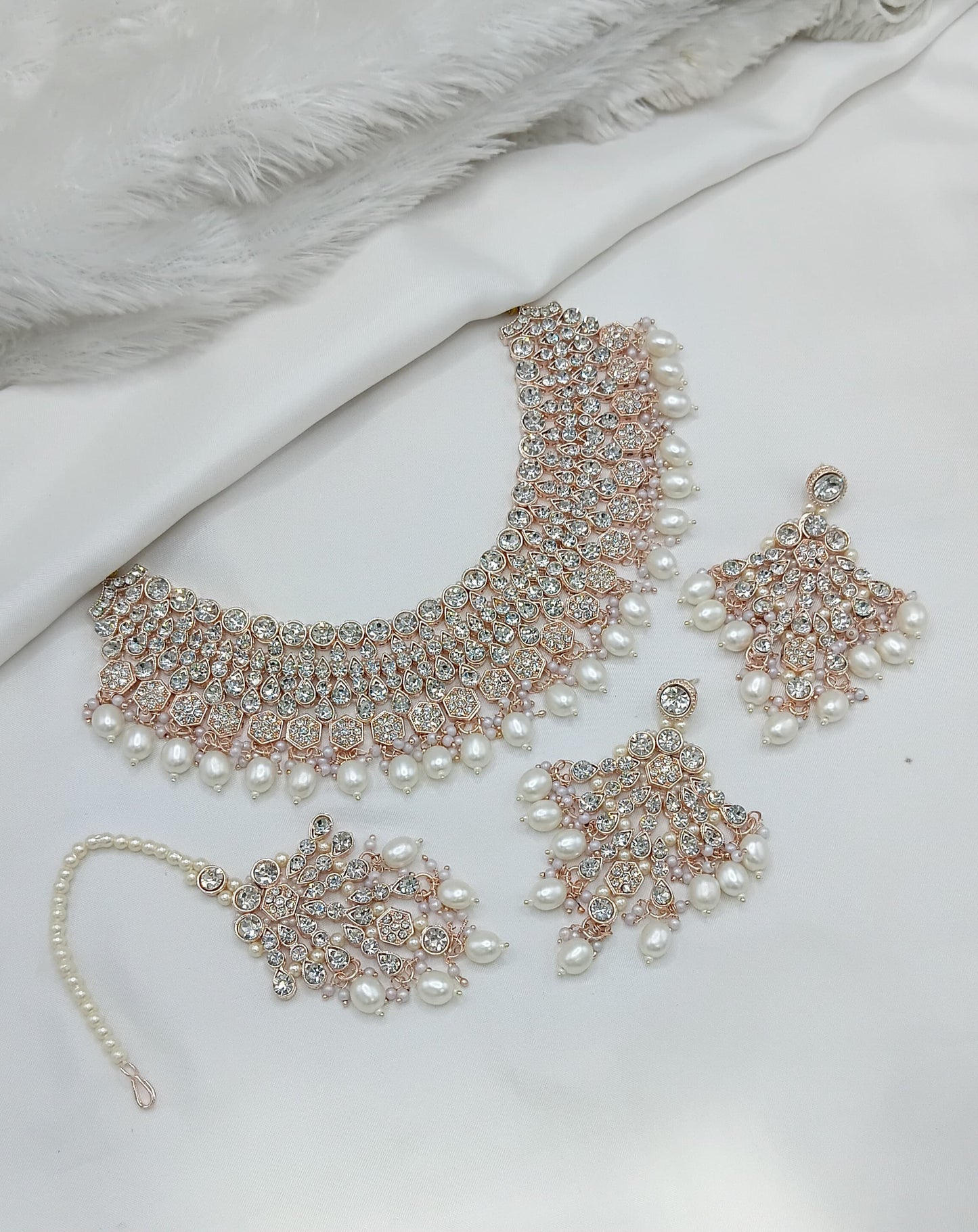Jewel City Elegant Gold-Plated Kundan Pearl Bridal Jewelry Set Traditional Handcrafted Necklace, Earrings and Maang Tikka | Swadesiicart