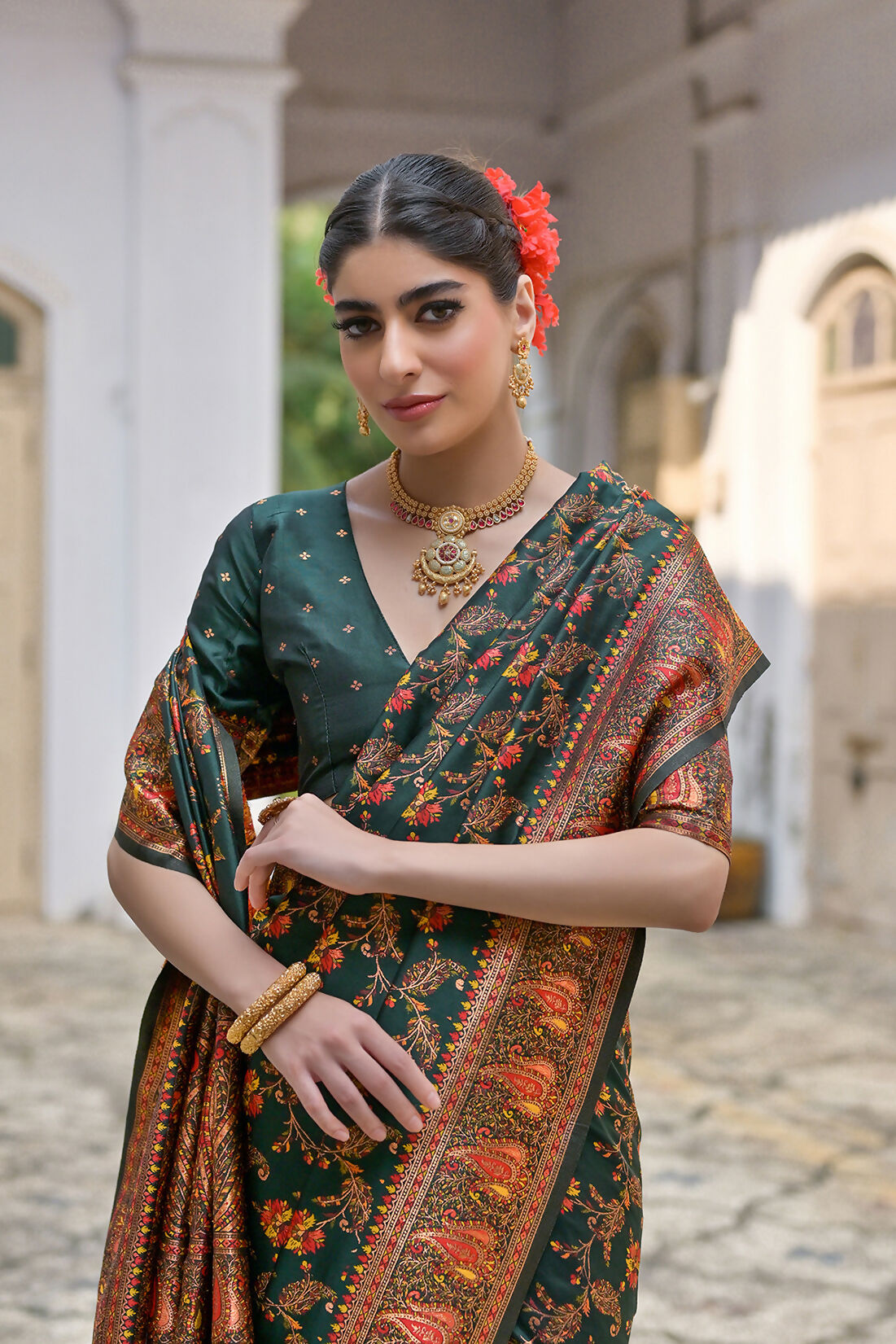 Vishnu Weaves Women's Bt-Green Silk Woven Saree with Blouse - Swadesiicart
