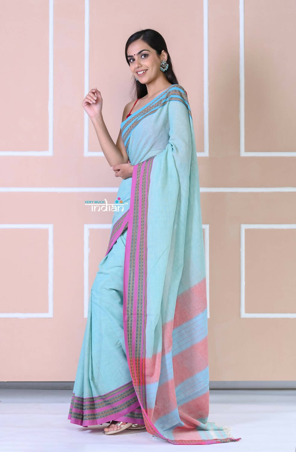 Very Much Indian Traditional Patteda Anchu Ilkal Handloom Saree - Sky Blue | Swadesiicart