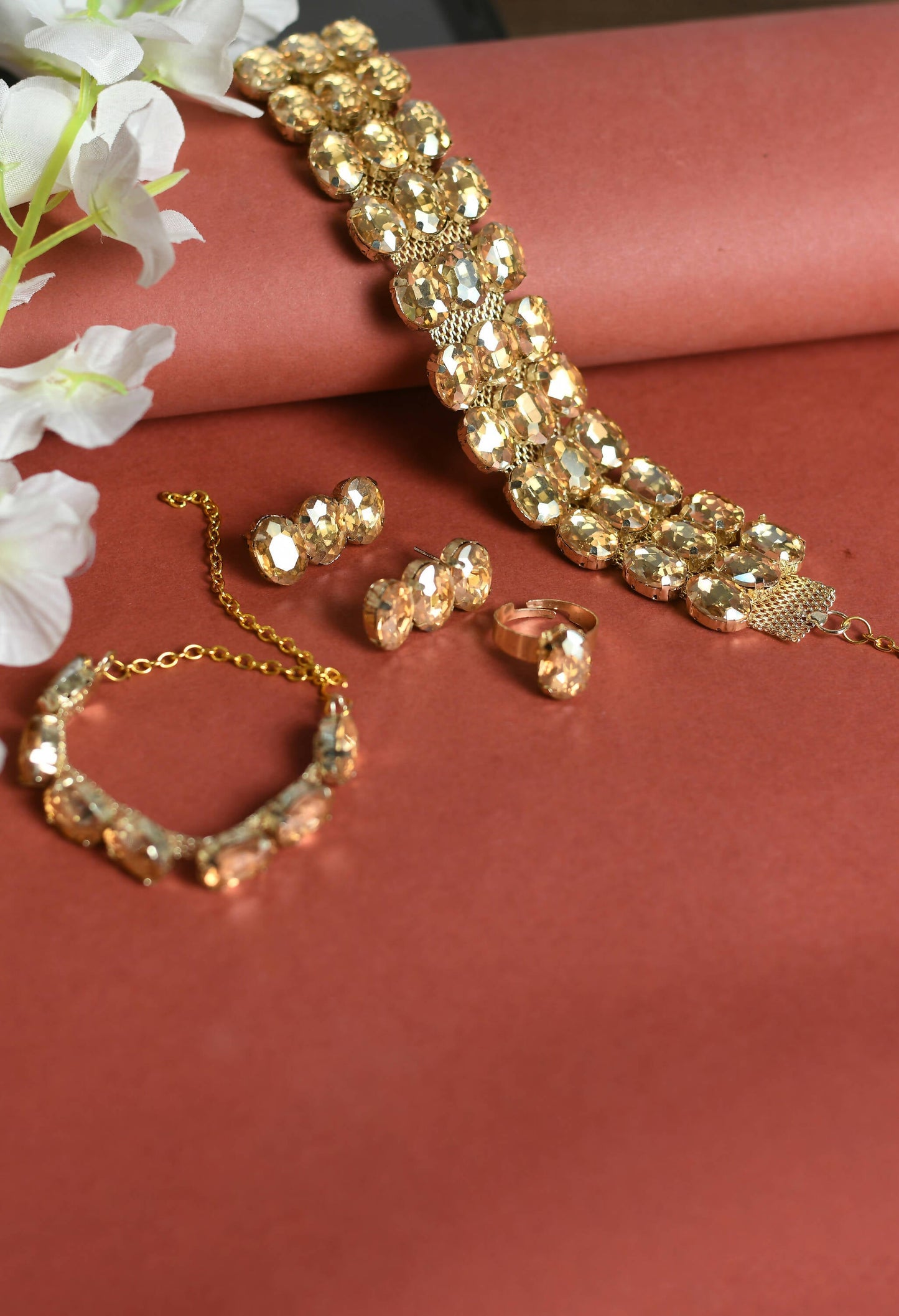 Mominos Fashion Johar Kamal Gold-Polished Finish Stone Choker For Women (Golden) | Swadesiicart
