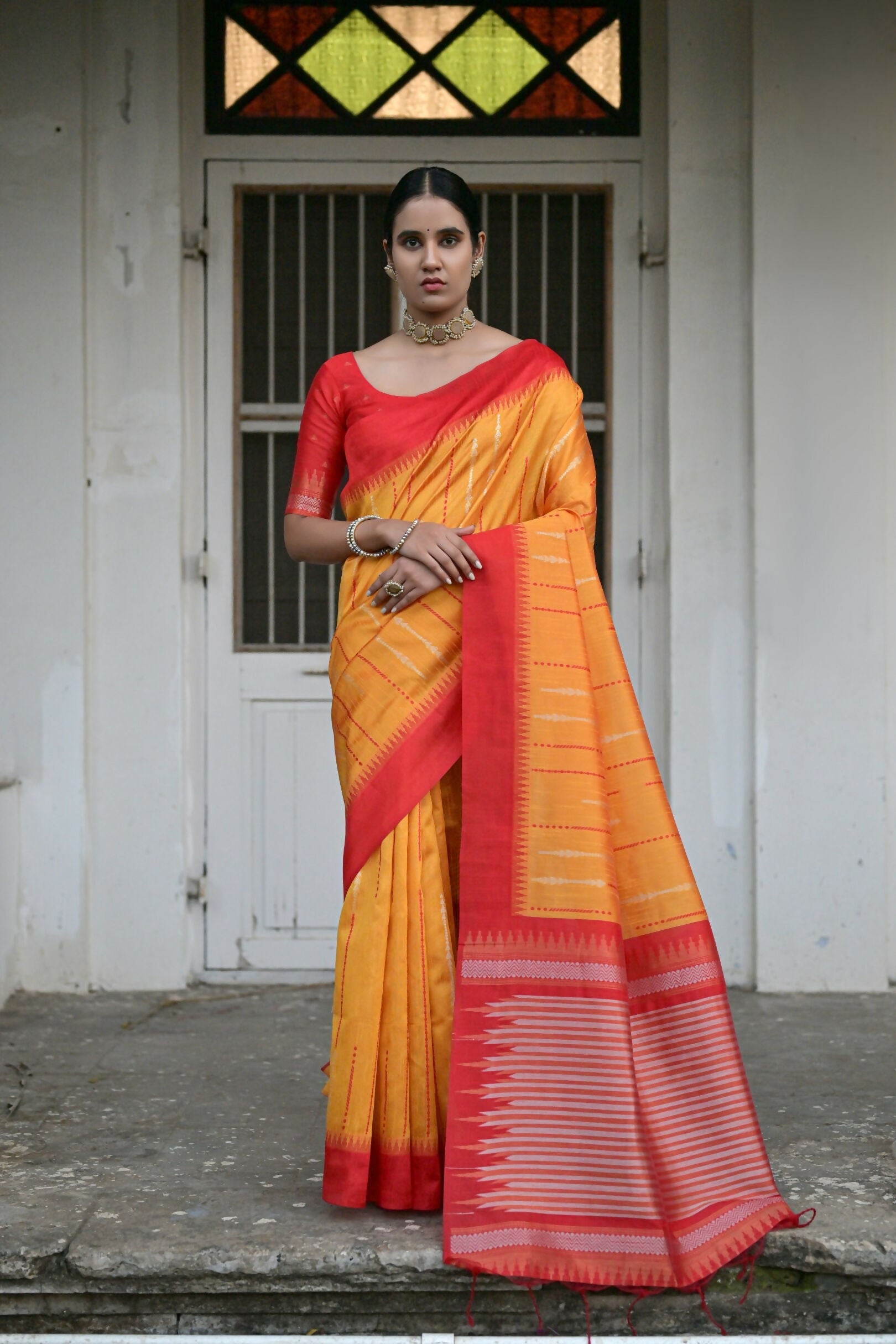 Vishnu Weaves Women's Yellow Raw Silk Saree with Blouse - Swadesiicart