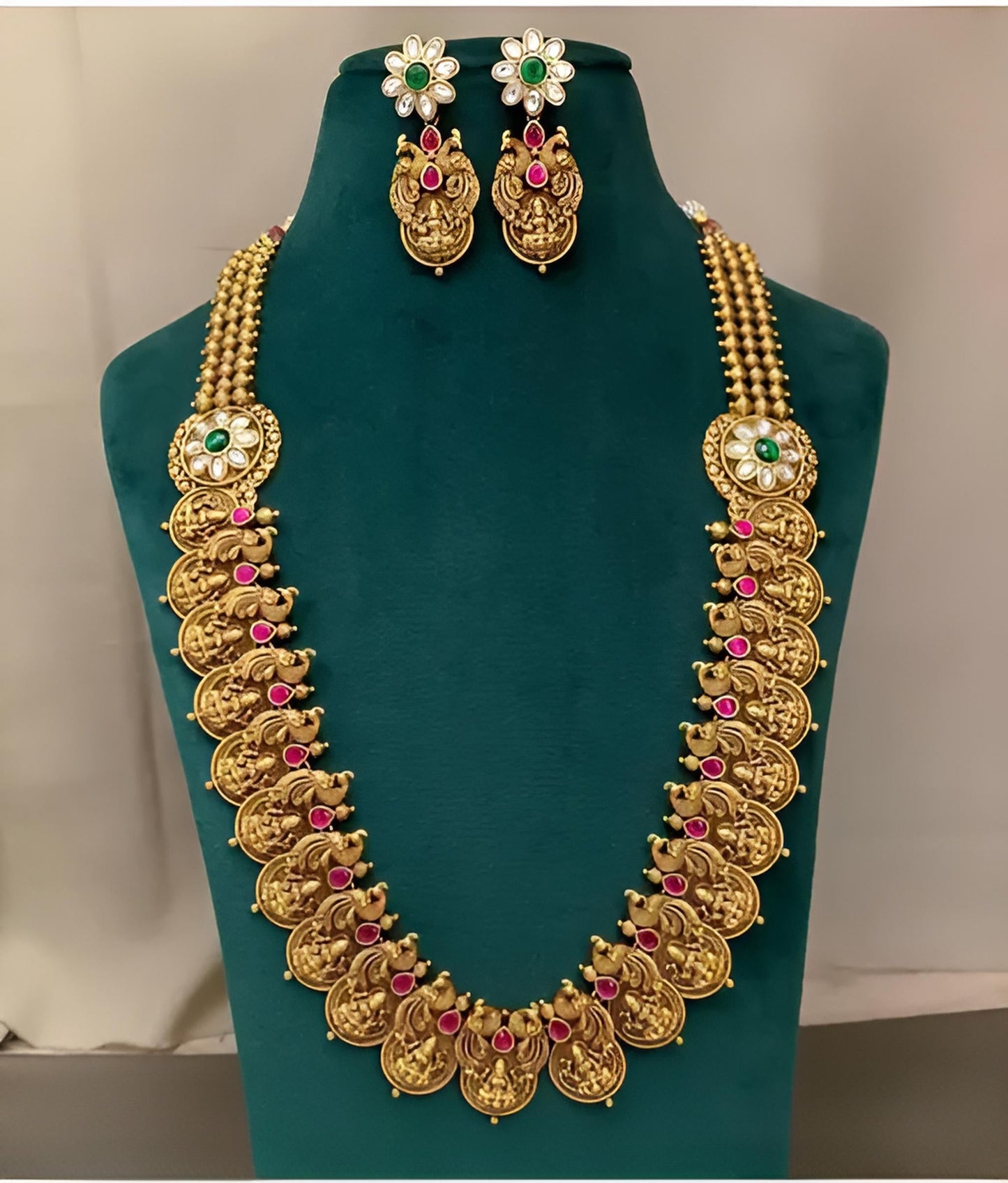 Jewel City Opulent Gold and Gemstone Necklace Set | Swadesiicart