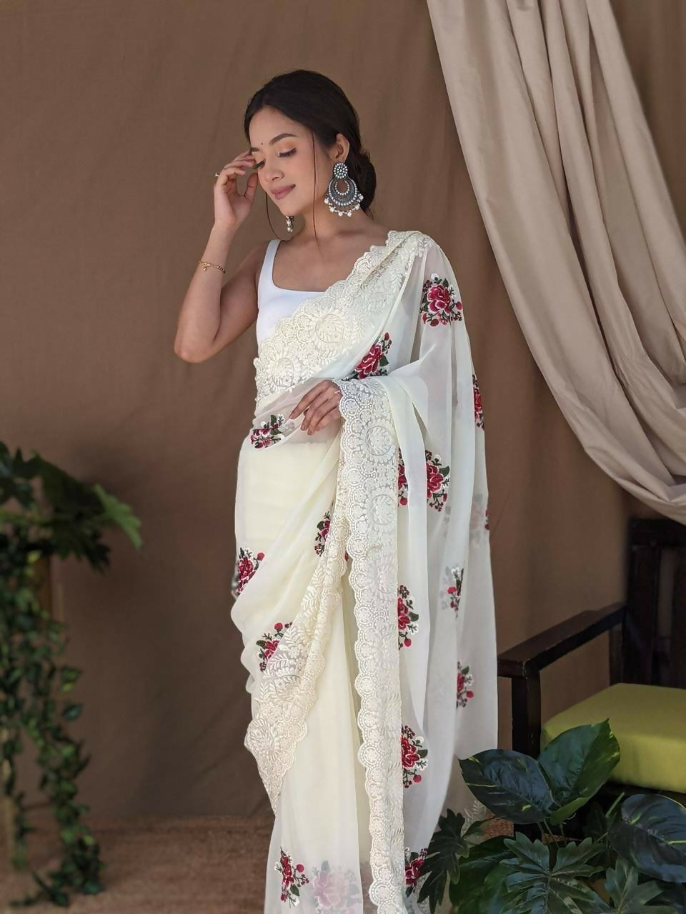 Vamsee Fana Off White Georgette Silk Saree - Swadesiicart