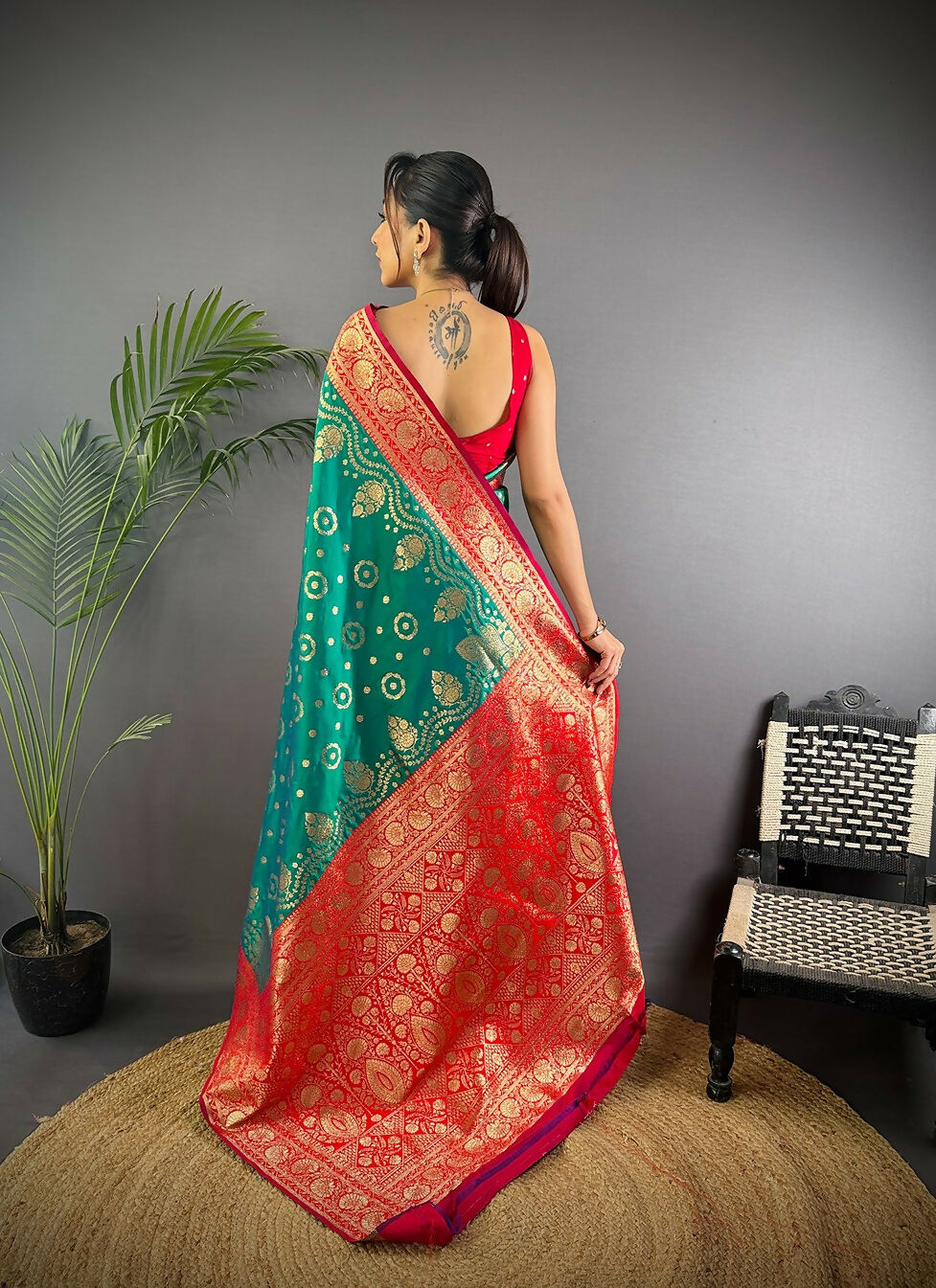 Joban Fashion Pink Butti Banarasi Silk Sarees | Swadesiicart