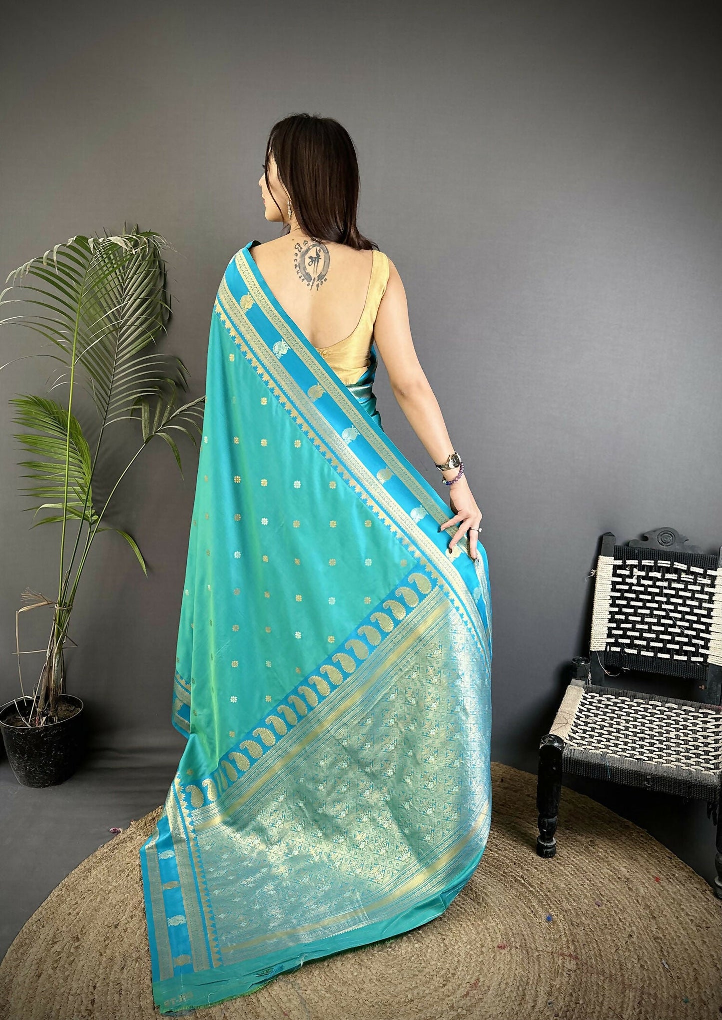 Joban Fashion Sea Green Banarasi Soft Silk Woven Saree | Swadesiicart