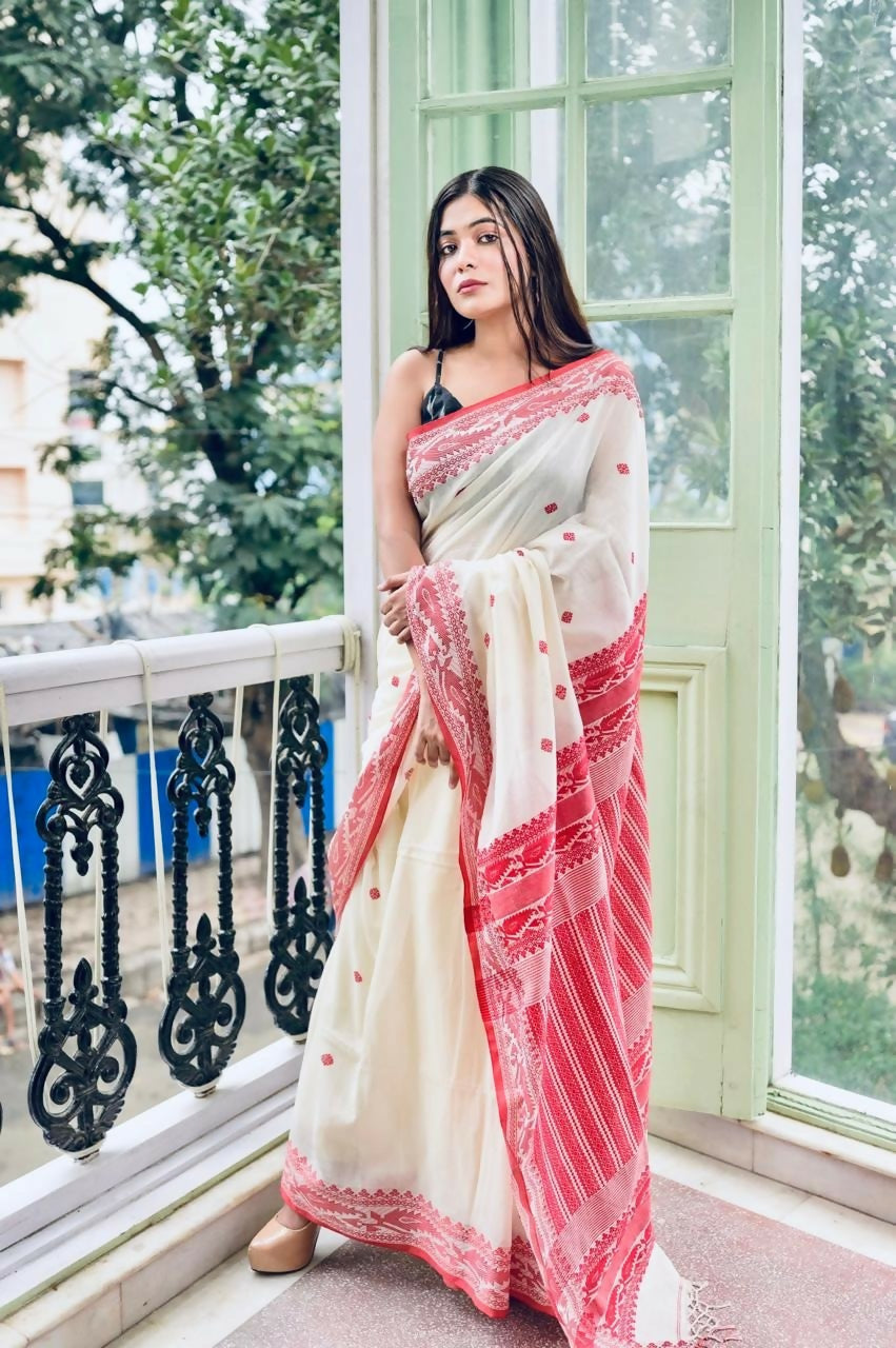 Exclusive Collection White Red Most Trending Beautiful Pure Cotton Handloom Saree - Swadesiicart