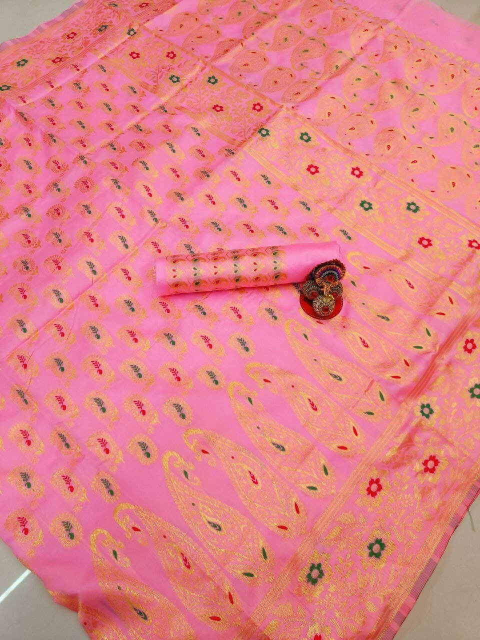 DEIANA'S Beautiful Designer Golden zari Soft Lichi Silk Saree - Peach - Swadesiicart