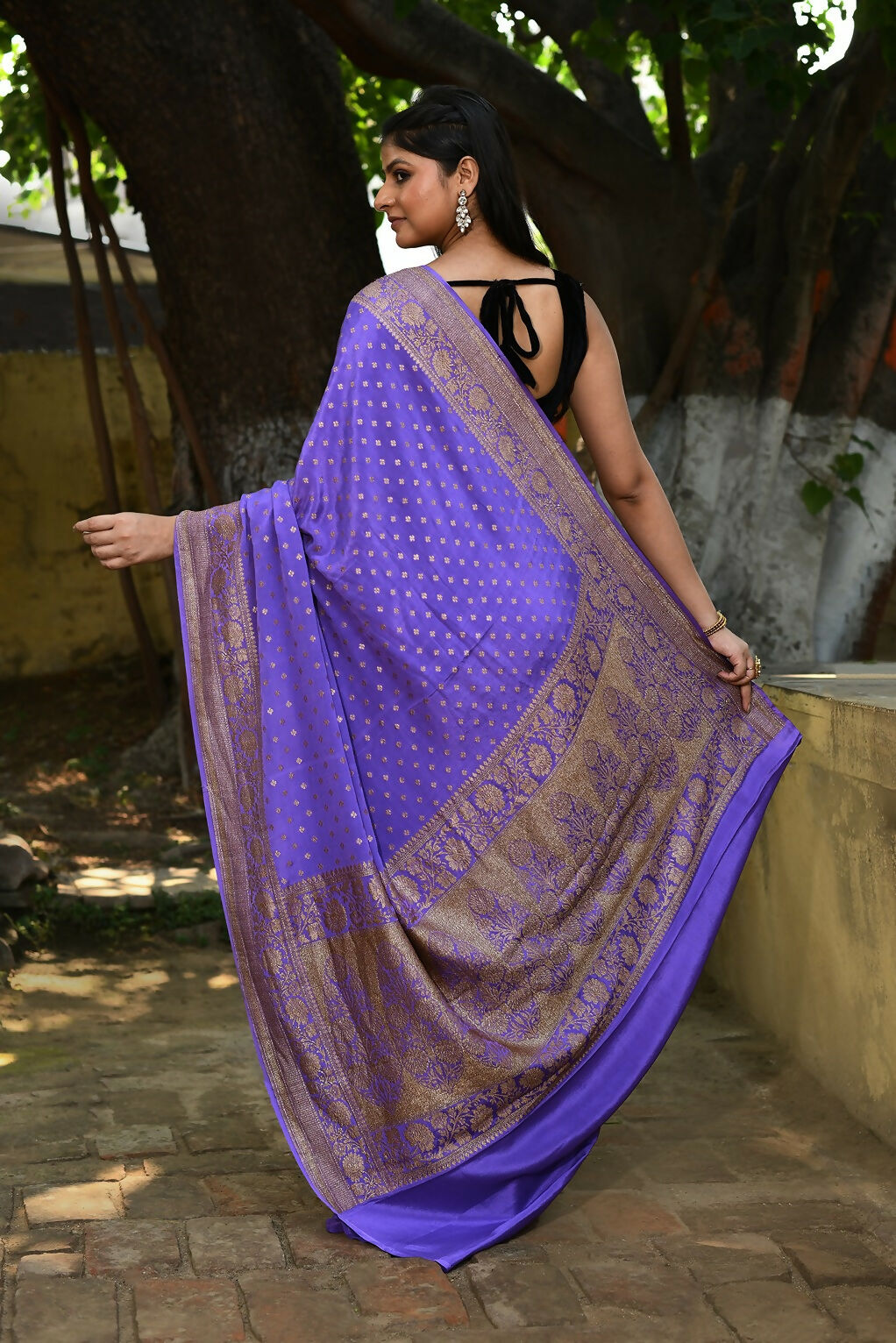 Joban Fashion Lavender Crepe Chiffon Pure Handloom Banarasi Silk Saree | Swadesiicart
