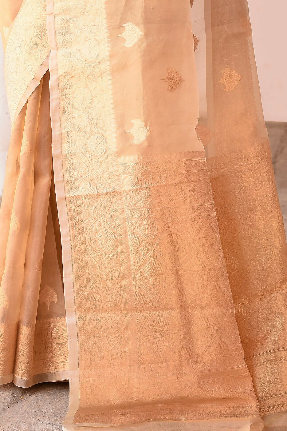 Joban Fashion Gold Banarasi Kora Tissue Pure Handloom Banarasi Silk Saree | Swadesiicart
