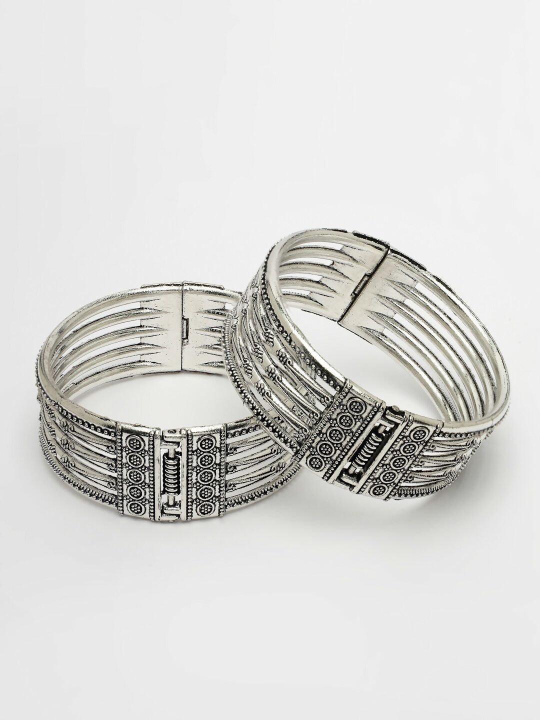NVR Women's Set of 2 Silver-Toned German Silver Oxidised Kada Bangle - Swadesiicart