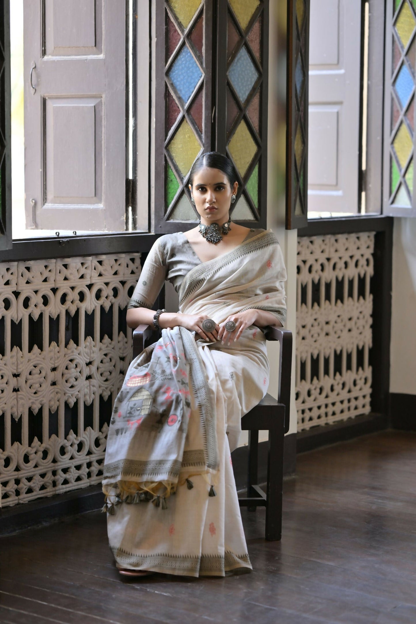 Vishnu Weaves Women's Grey Muga Cotton Saree with Blouse - Swadesiicart