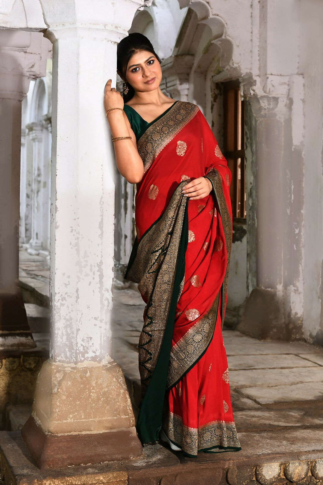 Joban Fashion Red Crepe Chiffon Pure Handloom Banarasi Silk Saree | Swadesiicart