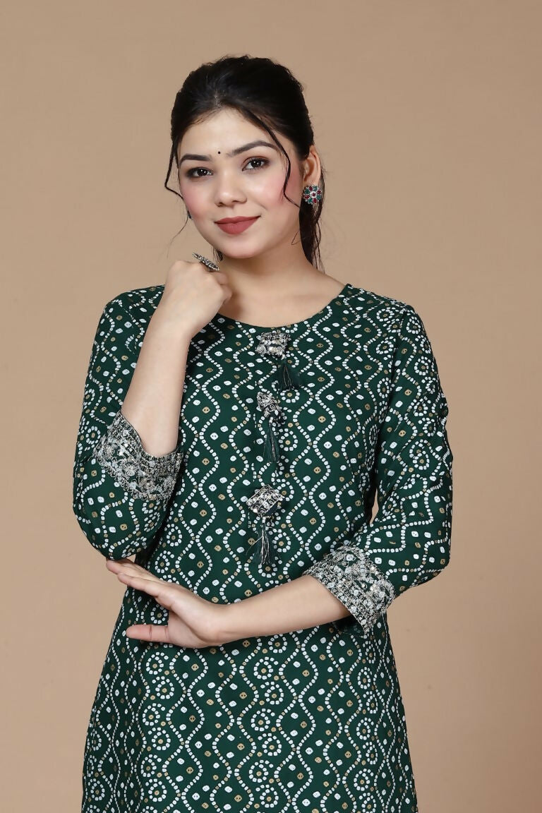 Miravan Women's Rayon Bandhani Print Straight Kurta Green - Swadesiicart