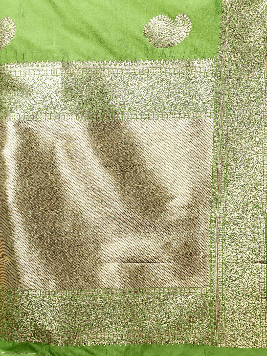 Lorenvalley Fashion Parotgreen Soft Silk Woven Design Gold Zari Weaving Saree - Swadesiicart