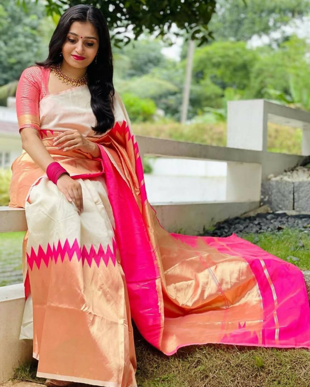 DEIANA'S Beautiful Designer Golden zari Soft Lichi Silk Saree - White - Swadesiicart