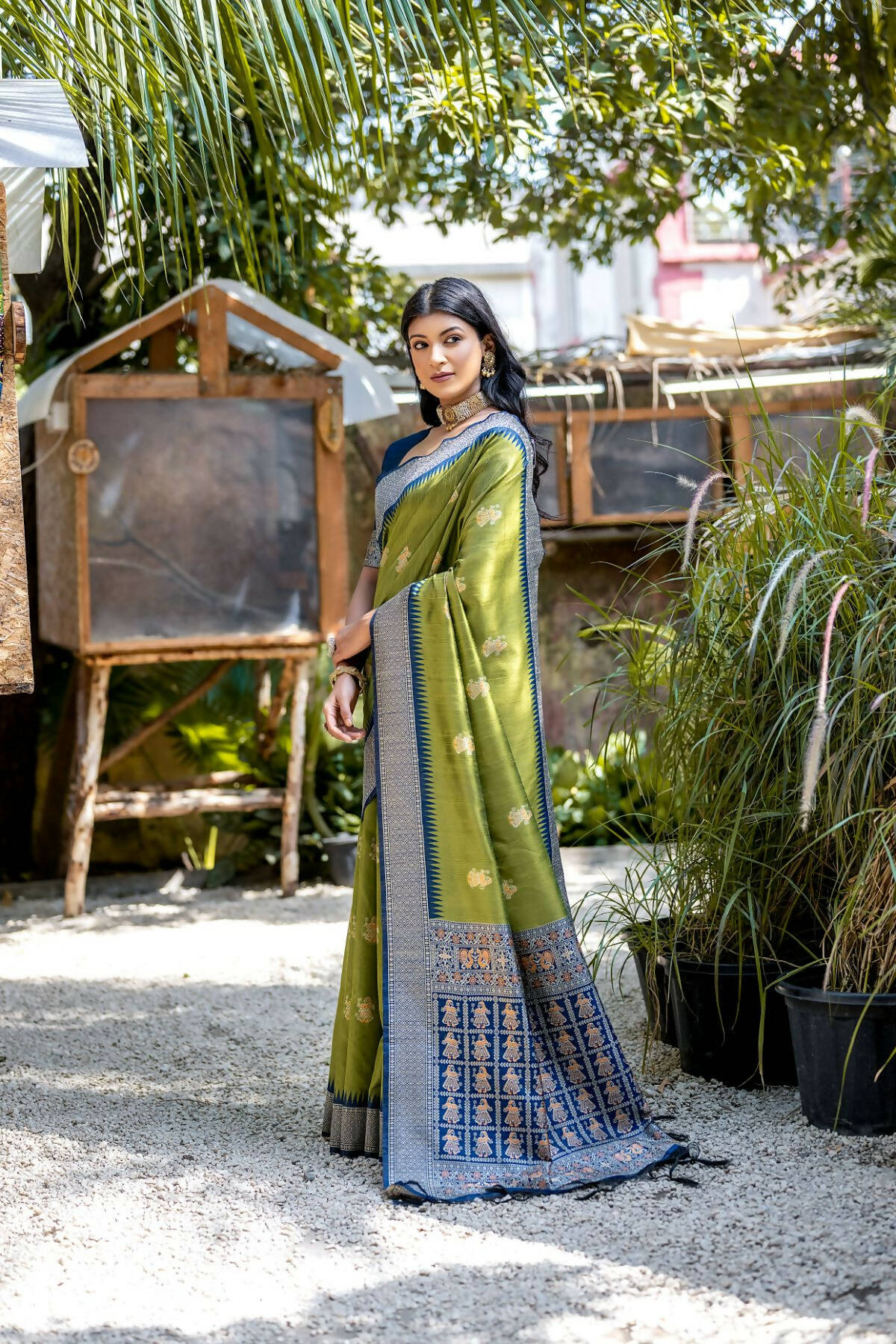 Vishnu Weaves Women's Mahendi Tussar Silk Zari Woven Saree with Blouse - Swadesiicart