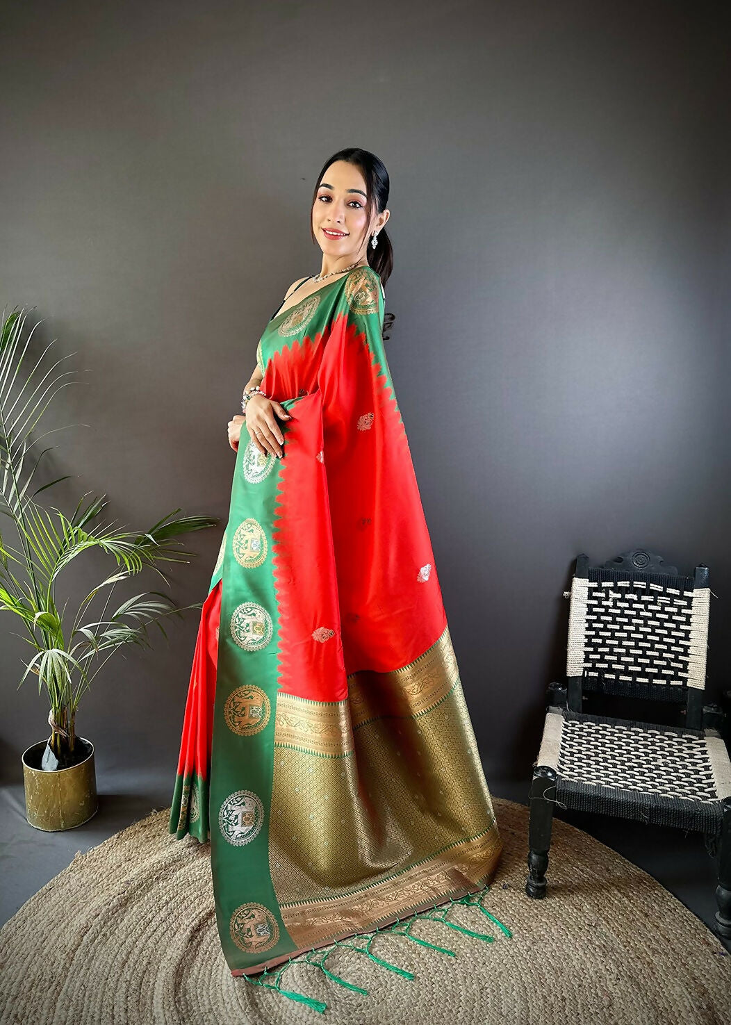 Joban Fashion Green Butti Banarasi Silk Sarees | Swadesiicart