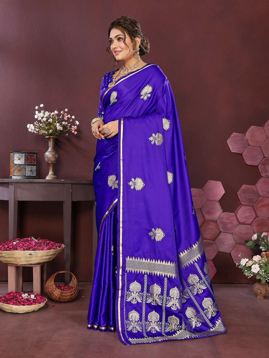Joban Fashion Royal Blue Floral Motifs Banarasi Silk Sarees | Swadesiicart