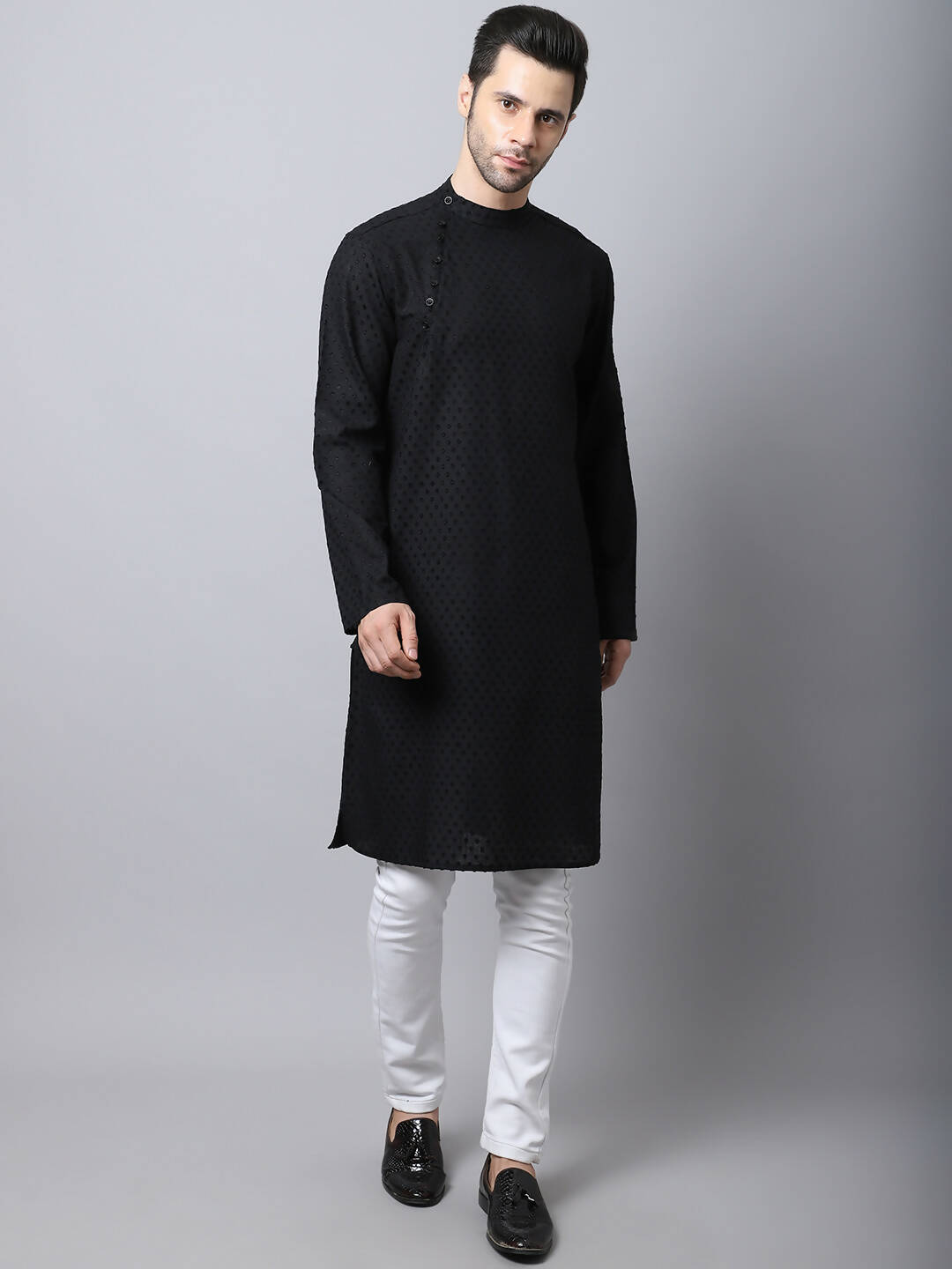 Even Apparels Black Pure Cotton Men's Kurta With Side Placket (MMS446) | Swadesiicart