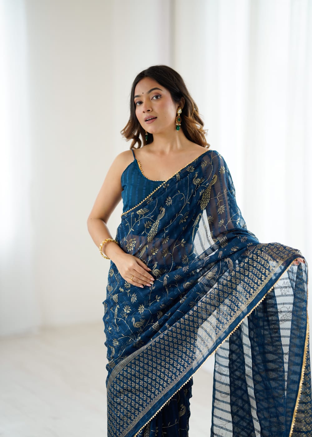 Lorenvalley Fashion Rama Solo Georgette Superb Finishing Foils Print & Fancy Zalar Lace in Border Saree with Blouse - Swadesiicart
