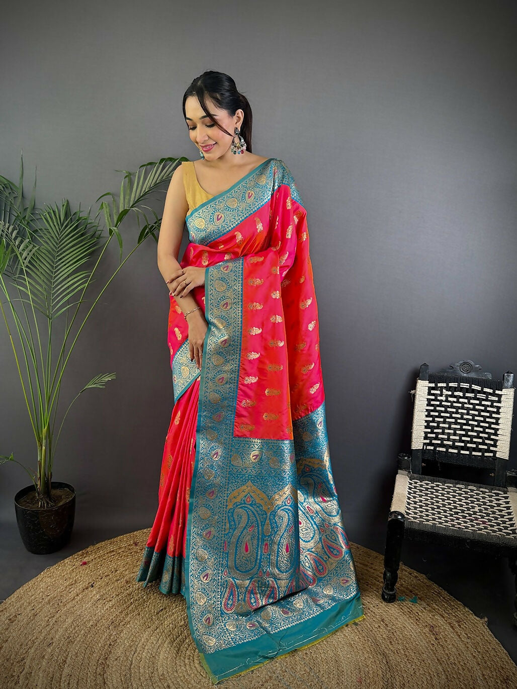 Joban Fashion Banarasi Pink Woven Butti Soft Silk Saree | Swadesiicart
