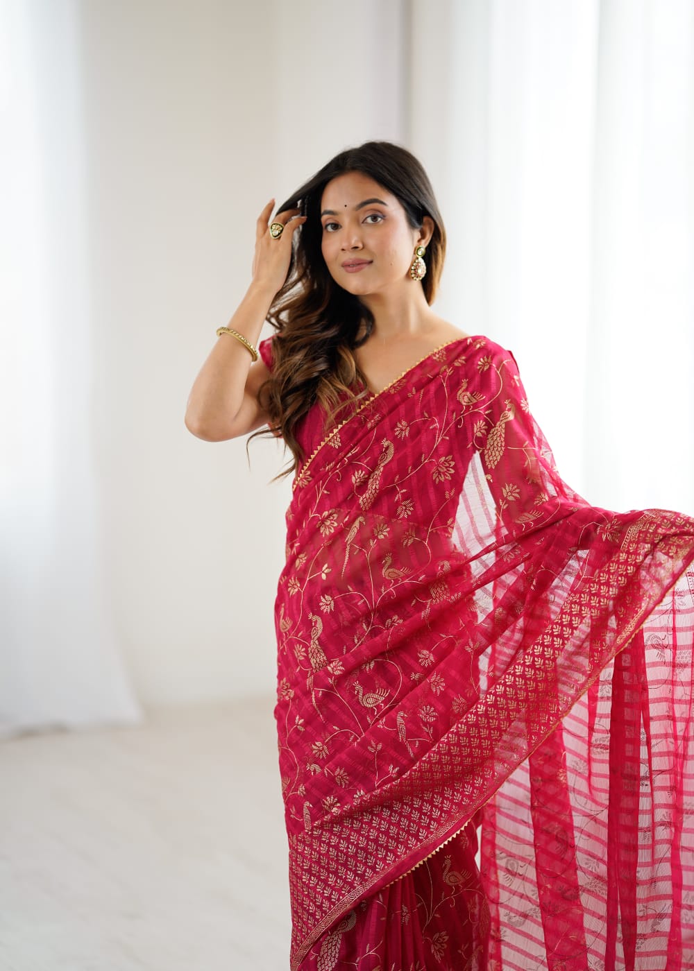 Lorenvalley Fashion Red Solo Georgette Superb Finishing Foils Print & Fancy Zalar Lace in Border Saree with Blouse - Swadesiicart