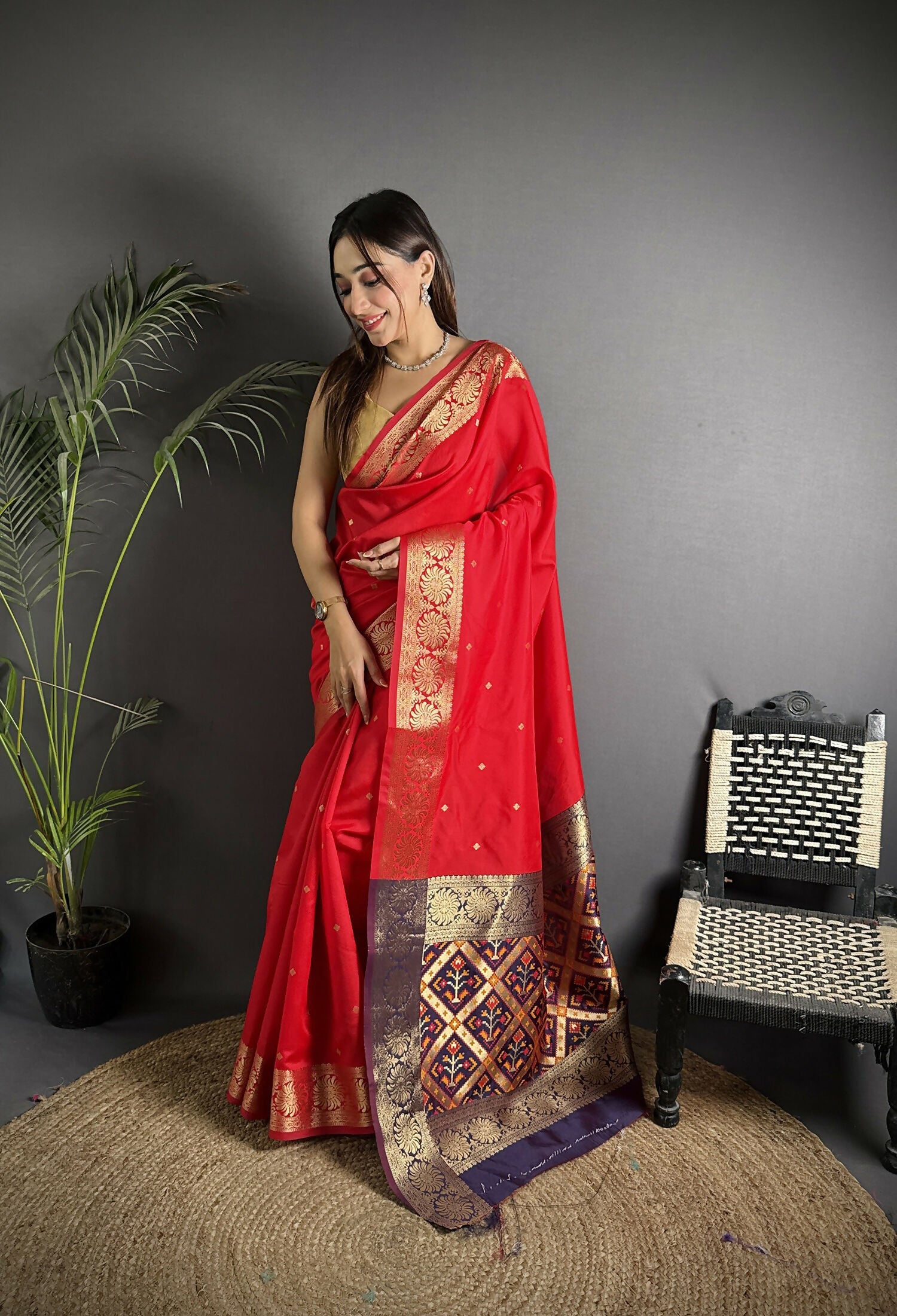 Joban Fashion Red Banarasi Cotton Silk Woven Saree | Swadesiicart
