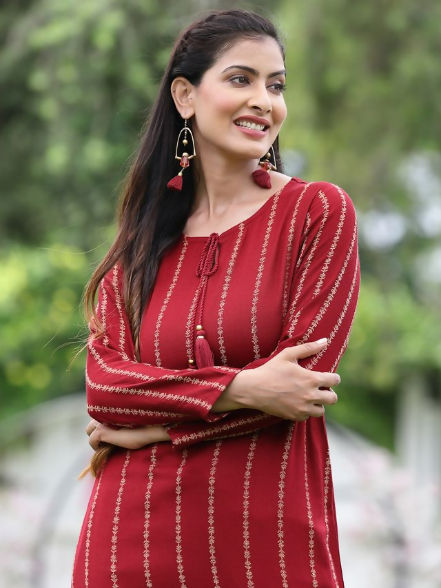 Juniper Maroon Ethnic Motif Printed Acrylic Straight Kurta. - Swadesiicart
