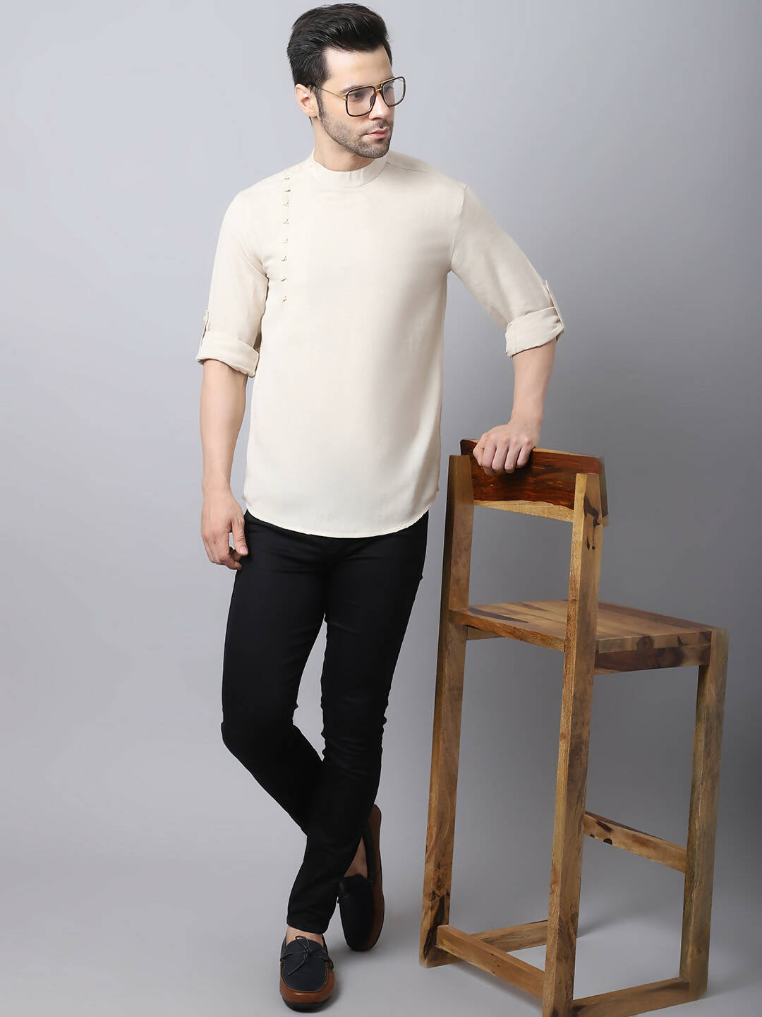 Even Apparels Cream Pure Cotton Men's Kurta With Side Placket | Swadesiicart