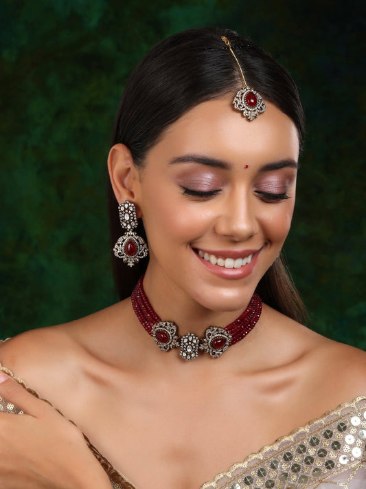 Maroon Stone and Mossainite Kundan in Maroon Onyx with Matching Earrings and Maang Tikka - Ruby Raang - Swadesiicart