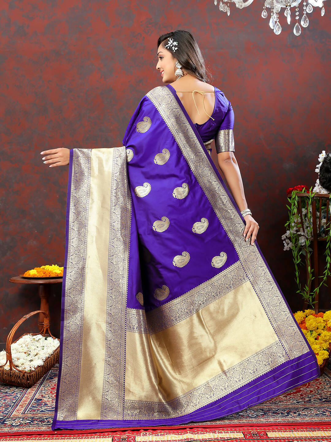 Lorenvalley Fashion Purple Soft Silk Woven Design Gold Zari Weaving Saree - Swadesiicart