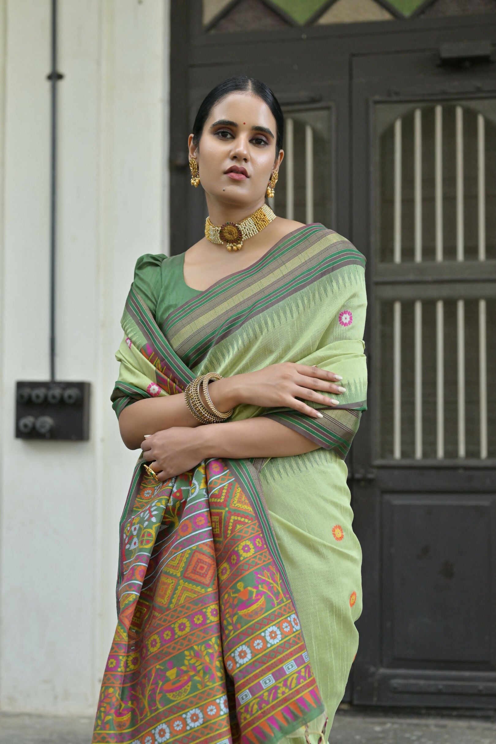 Vishnu Weaves Women's Pista Handloom Raw Silk Saree with Blouse - Swadesiicart
