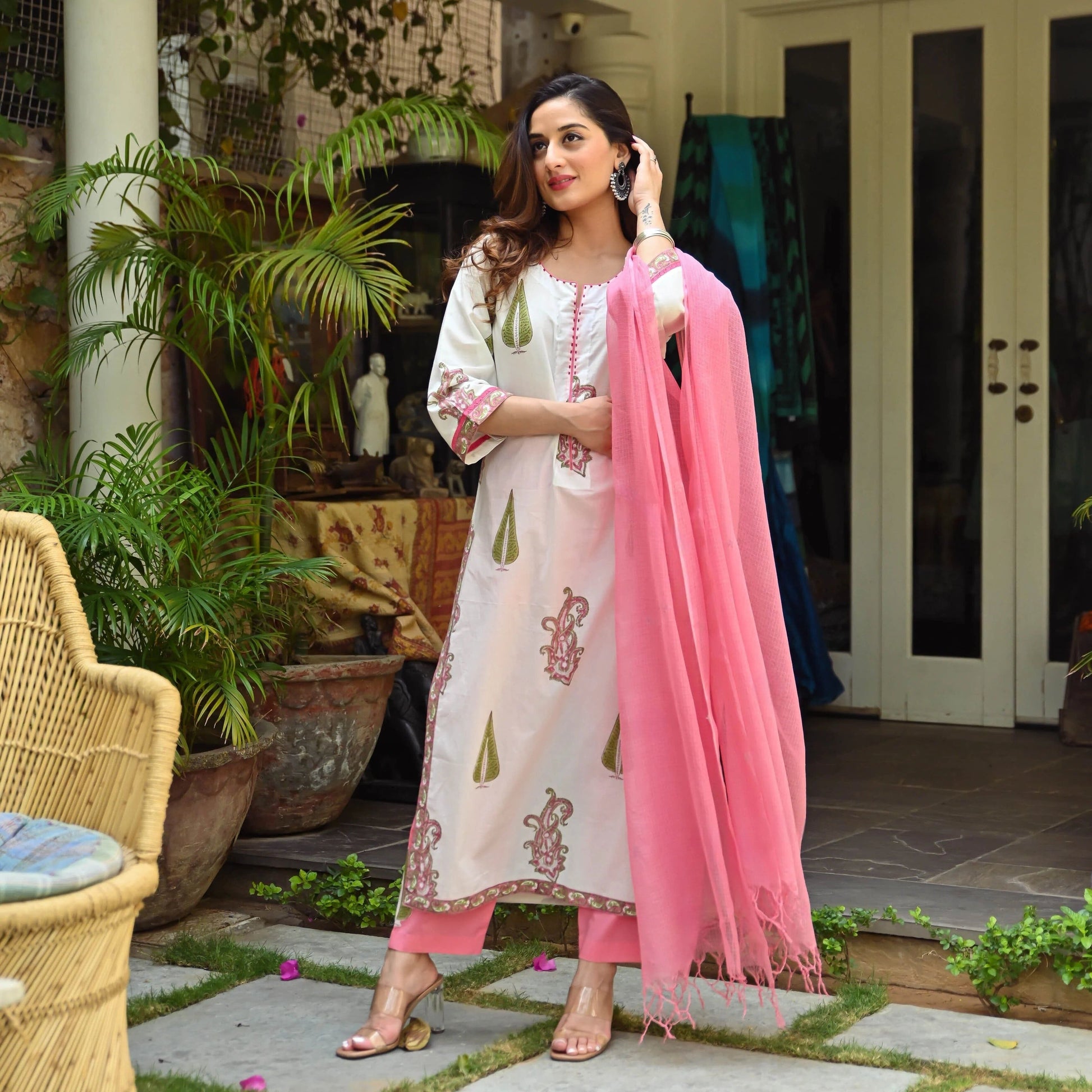 Indian Clothing Malishka Women's Pink Cotton Floral Printed Kurta Pant Set With Dupatta - White - Swadesiicart