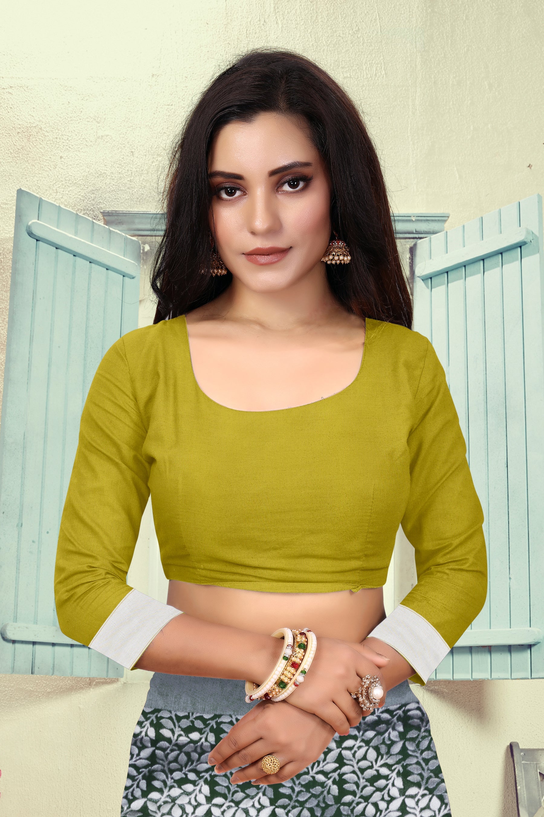 Vedant Vastram Litchi Silk Designer Banarasi Saree - Bottle Green | Swadesiicart