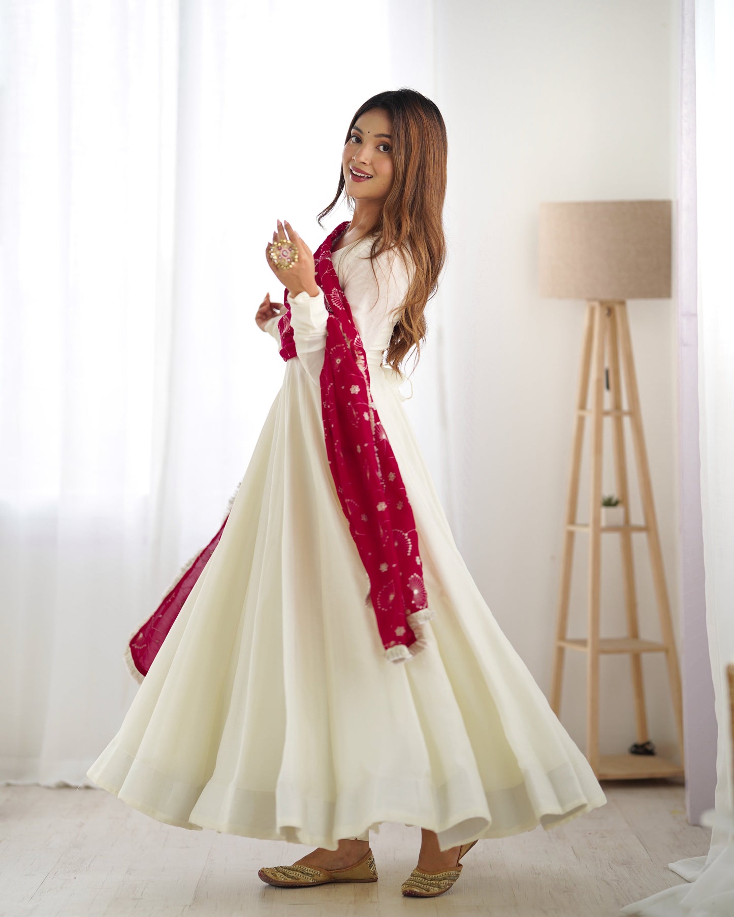 Lorenvalley White Vichitra Silk Fabric Fully Flared Anarkali Pant With Dupatta Set | Swadesiicart