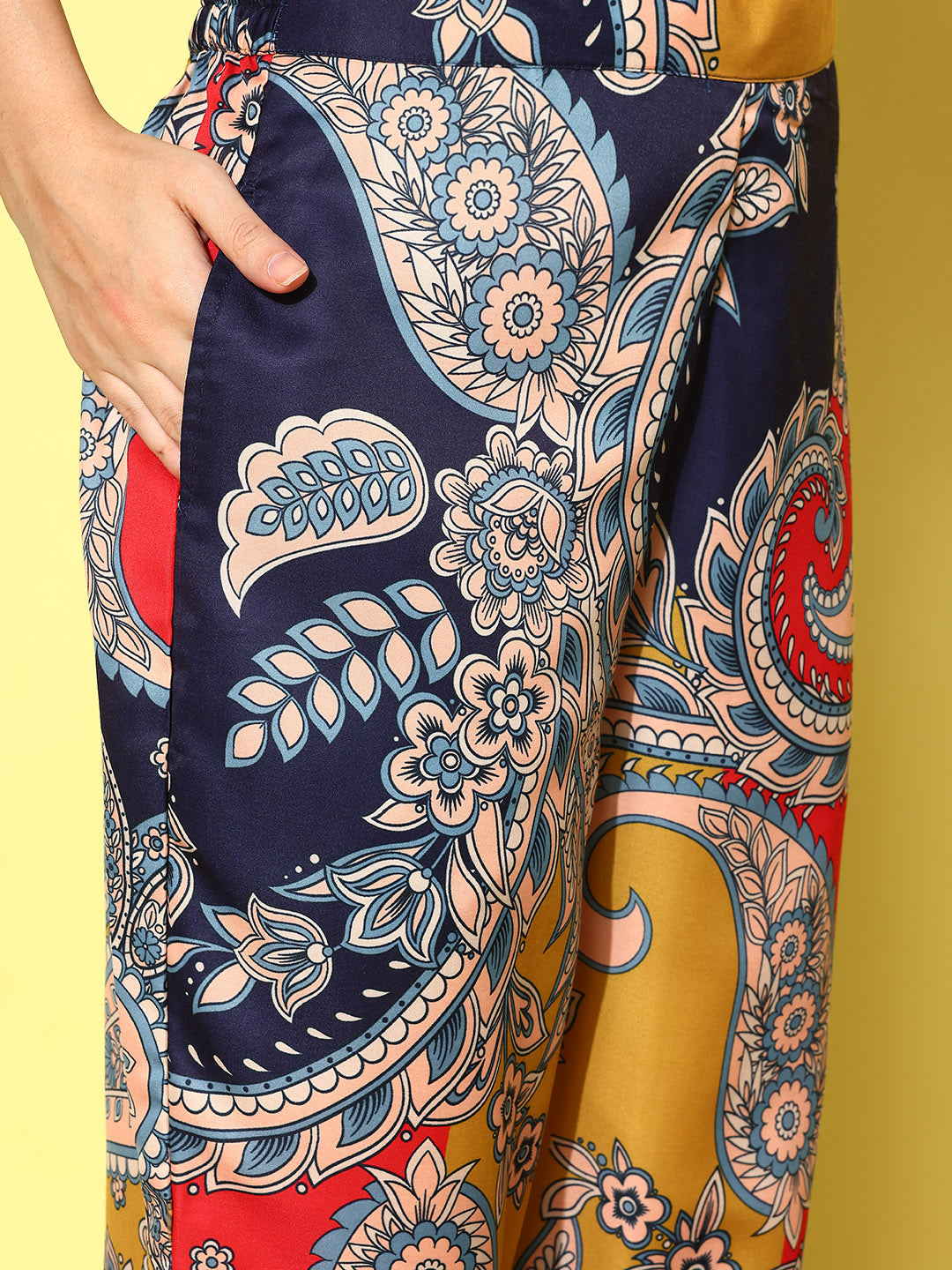 Yufta Red Paisley Printed Satin Co-Ords - Swadesiicart