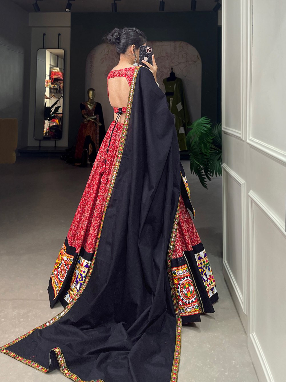 Lorenvalley Red Pure Cotton Lehenga Choli Embellishes With Gamthi Work And Mirror Work Touch Up To Make Everyone Feel The Stories Of Navratri Traditions | Swadesiicart