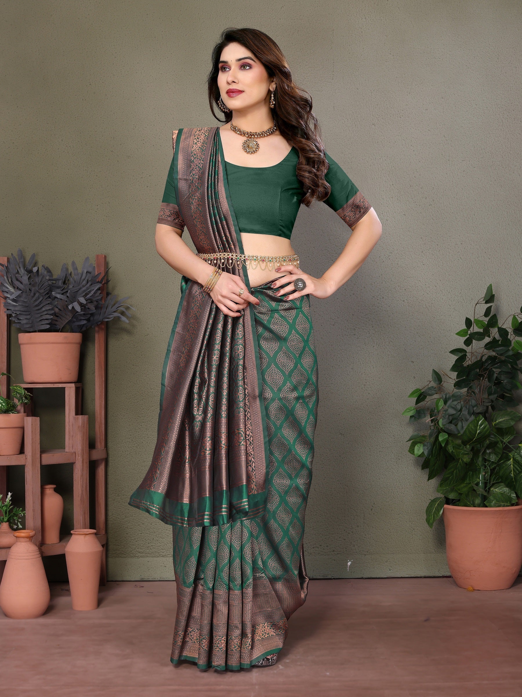 Vedant Vastram Litchi Silk Banarasi Silk Saree - Bottle Green | Swadesiicart