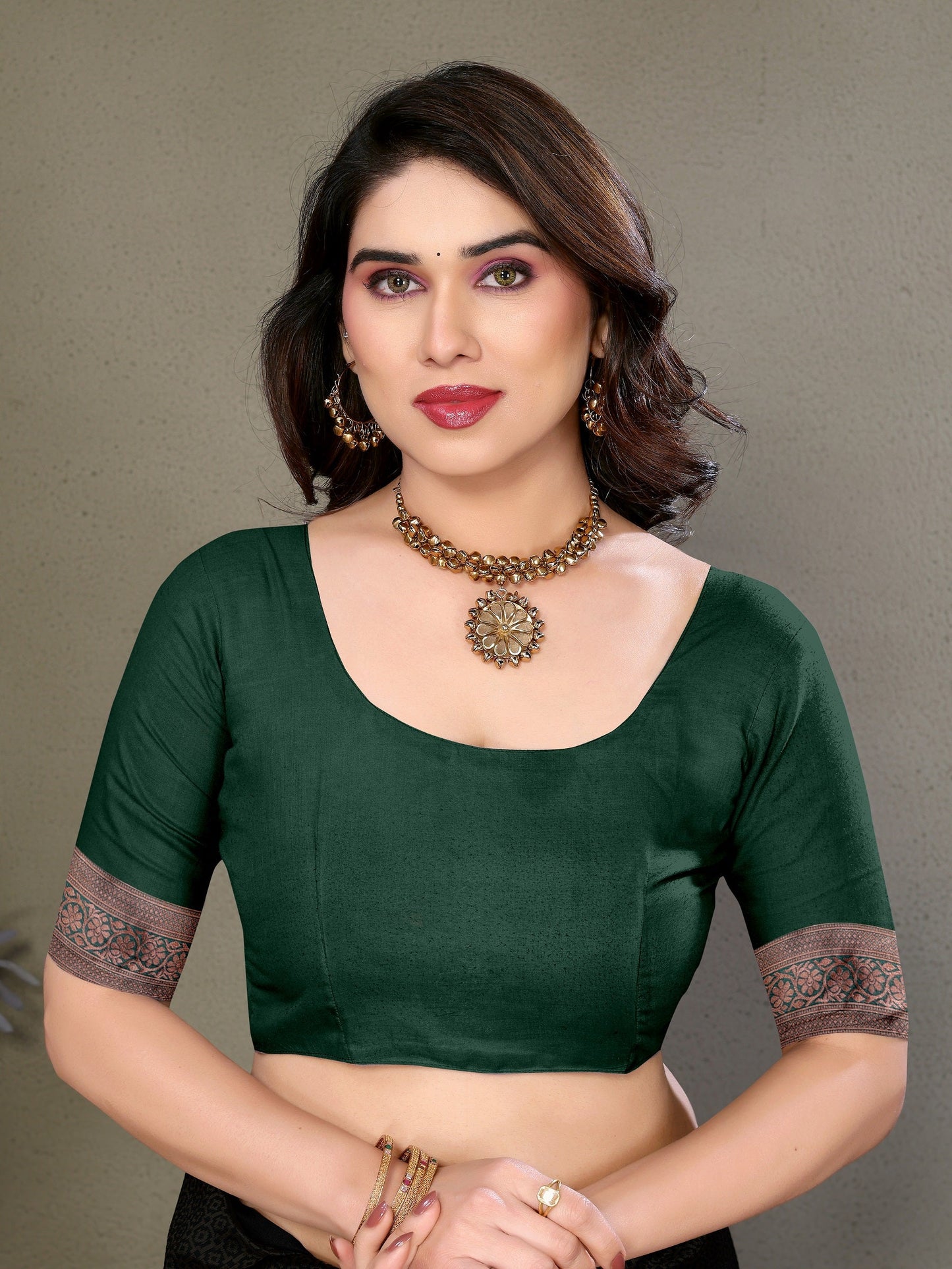 Vedant Vastram Litchi Silk Banarasi Silk Saree - Bottle Green | Swadesiicart