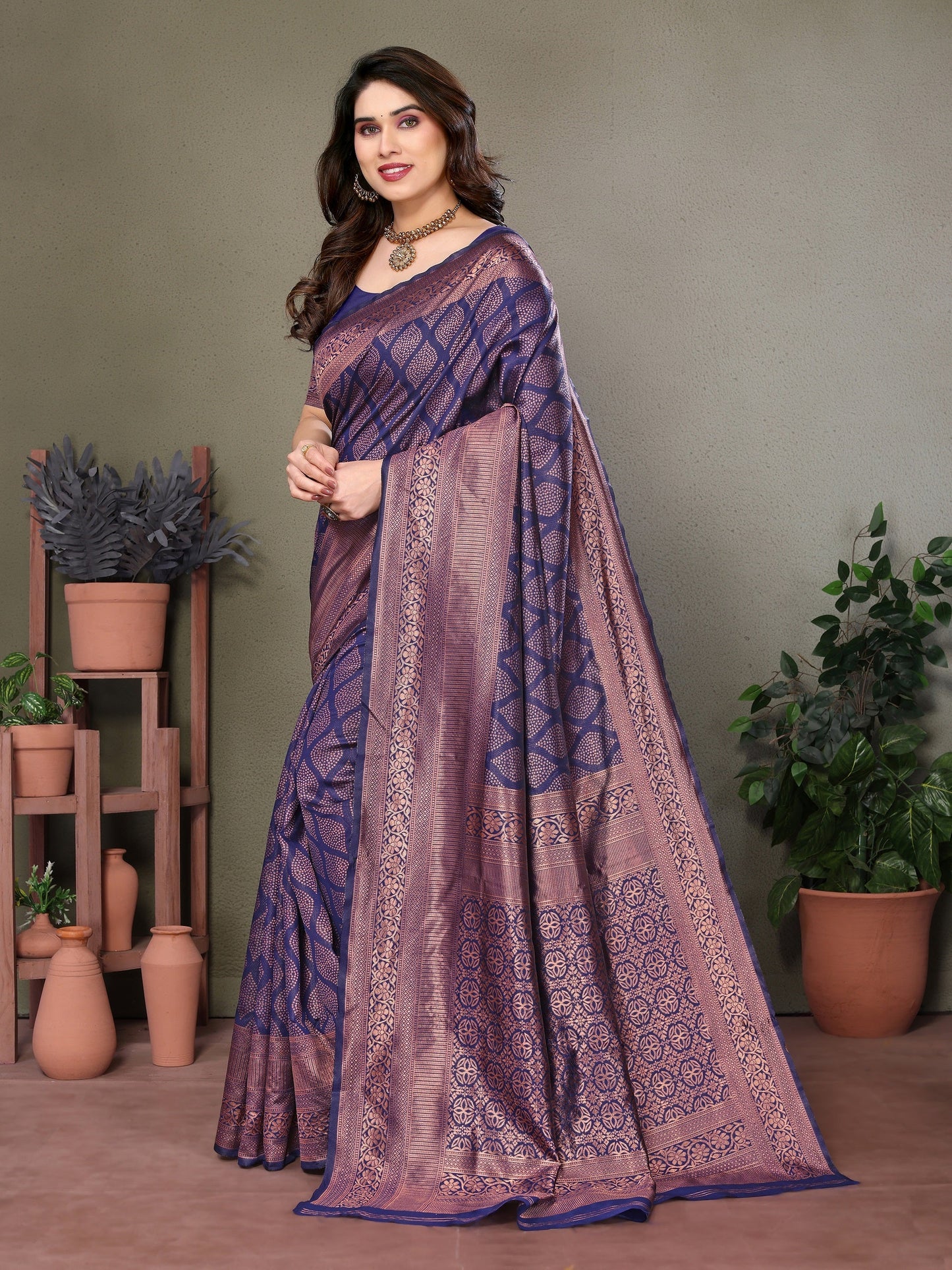Vedant Vastram Litchi Silk Banarasi Silk Saree - Navy | Swadesiicart