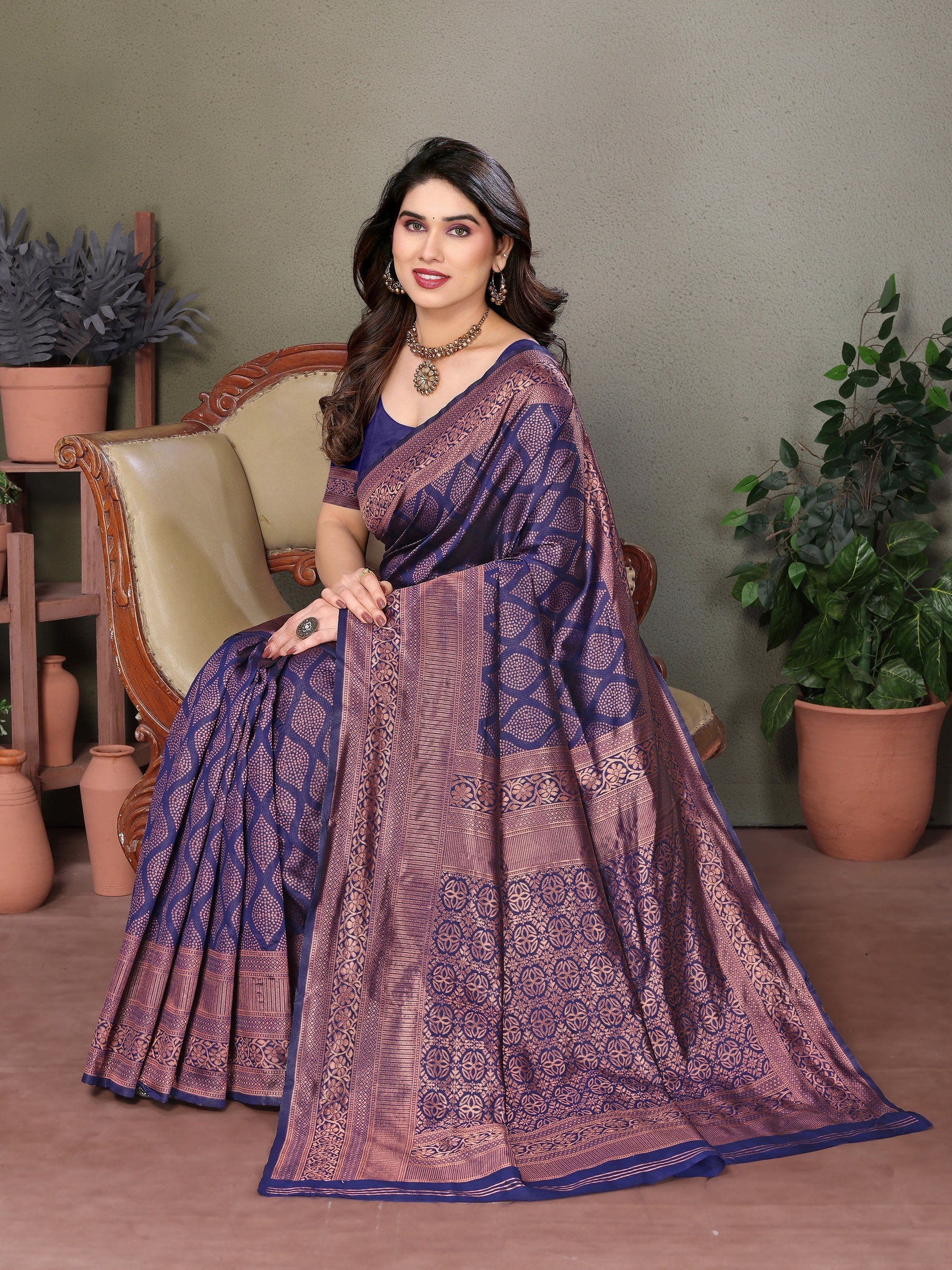Vedant Vastram Litchi Silk Banarasi Silk Saree - Navy | Swadesiicart