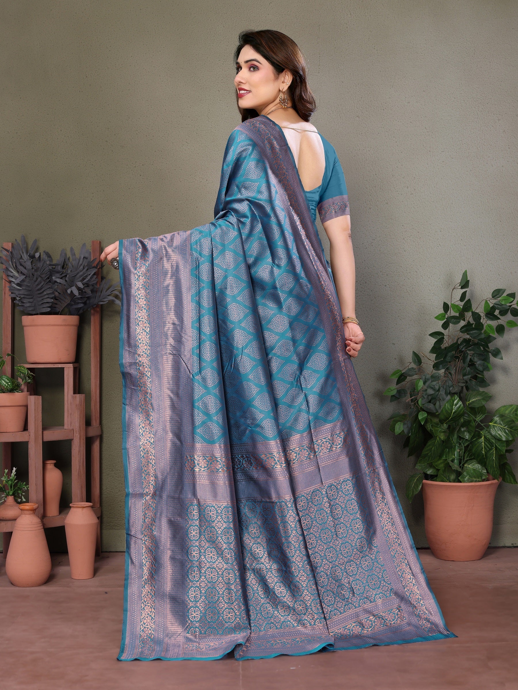 Vedant Vastram Litchi Silk Banarasi Silk Saree - Rama | Swadesiicart