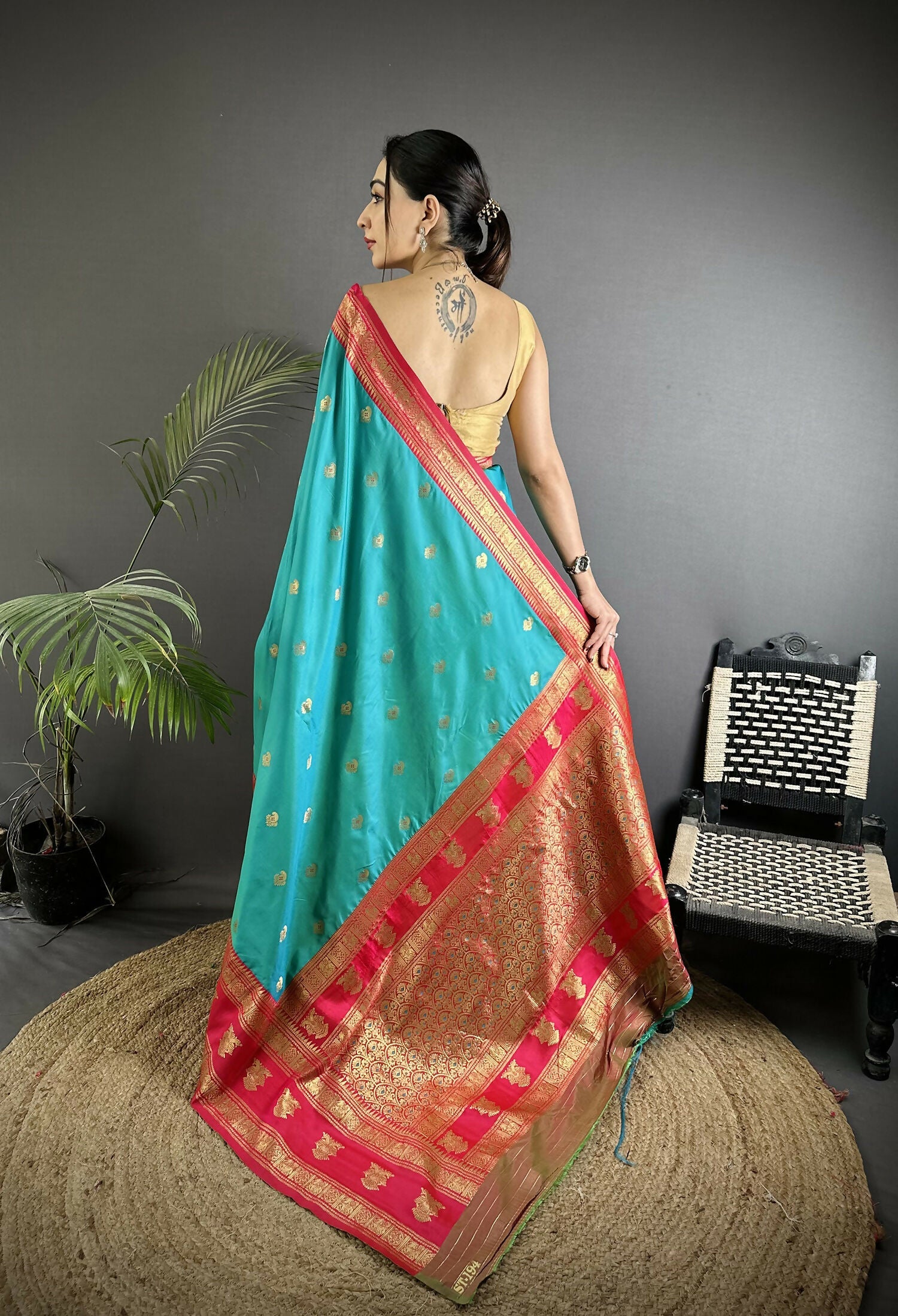 Joban Fashion Sea Green Banarasi Soft Silk Woven Butti Saree | Swadesiicart