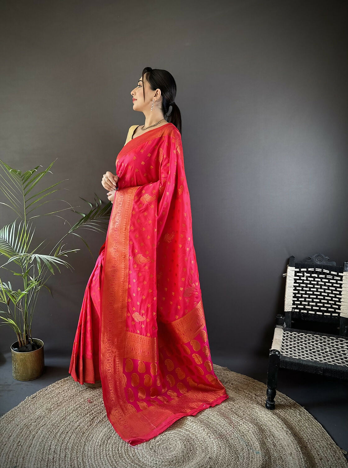 Joban Fashion Banarasi Hot Pink Woven Soft Silk Saree | Swadesiicart