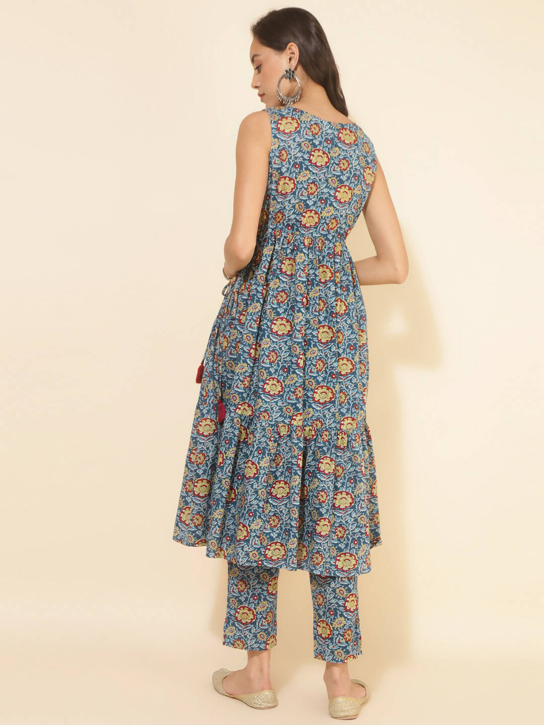 Janasya Women's Blue Cotton Floral Printed Casual Flared Kurta Set | Swadesiicart