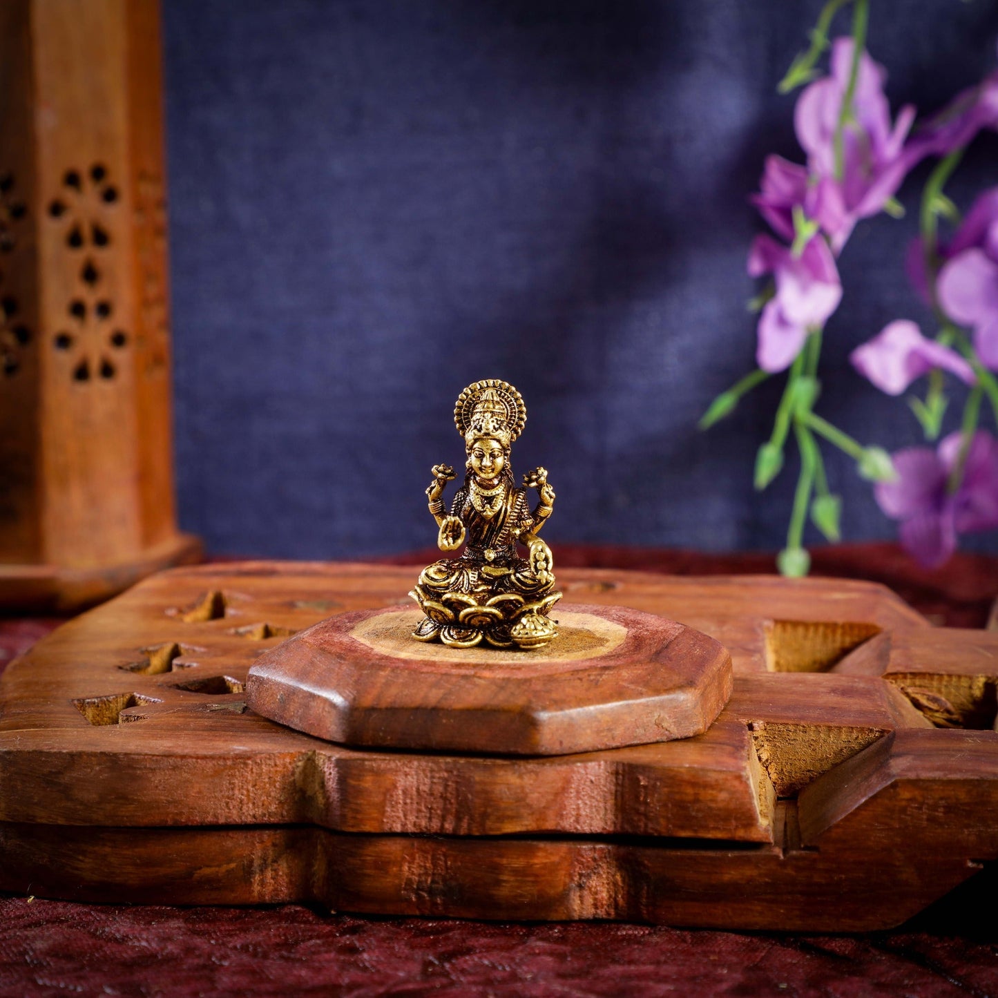 Sri Rudra Lotus L.G Primium (SR 02955) | Swadesiicart